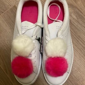 Brand new pom pom sneakers